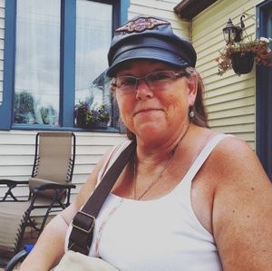 Meet your Posher, Val